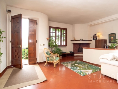 Villa bifamiliare in vendita a Quarrata Pistoia