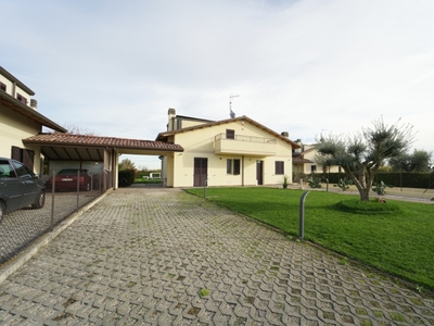 Villa in Via Osteria del Bagno 30, Rimini, 8 locali, 299 m² in vendita