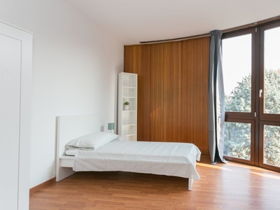 Accogliente camera in appartamento con 6 camere da letto a San Siro, Milano