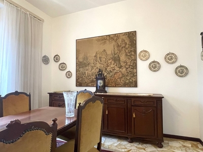 Appartamento in Vendita a Savona, zona Villetta, 270'000€, 178 m²