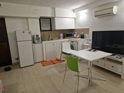 Appartamento in Vendita in Alzaia Naviglio Pavese angolo via gola a Milano