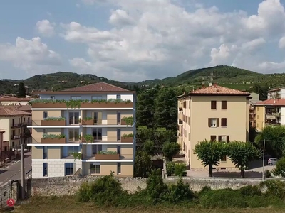 Appartamento in Vendita in Via Fabbricato Scolastico a Verona