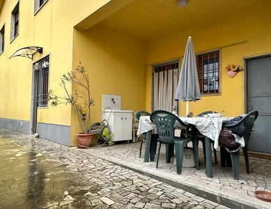 Casa indipendente con giardino, Capannori lammari