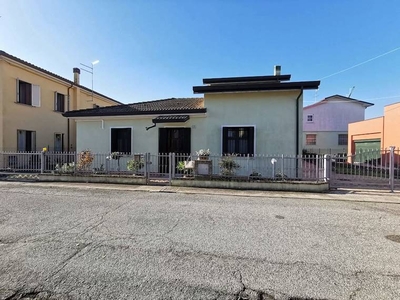 Casa Indipendente in vendita a Cerea, Via Roma , 4/A - Cerea, VR