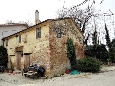 villa indipendente in vendita a Pianello