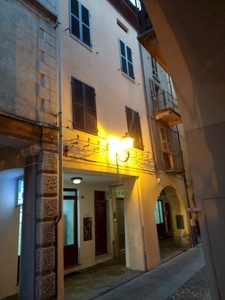 Nizza Monferrato, palazzina in via Maestra (Via Carlo Alberto) già a reddito