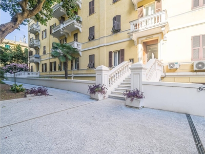 Appartamento accogliente sulla spiaggia con aria condizionata e terrazza.