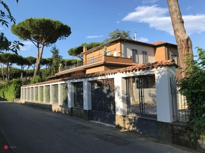 Appartamento in Affitto in Via Colle delle Ginestre 68 a Grottaferrata