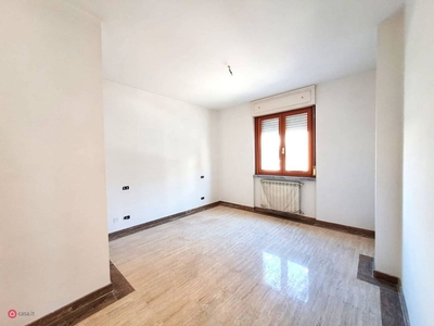 Appartamento in Affitto in Via Tresana a Carrara