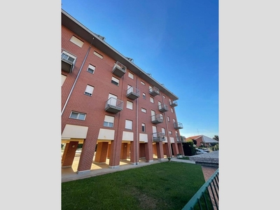 Appartamento in Vendita a Alessandria, zona Cristo, 125'000€, 90 m²
