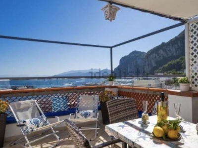 Appartamento in vendita a Capri Napoli