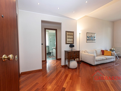 Appartamento in Vendita a Genova, zona Sestri Ponente, 145'000€, 93 m²