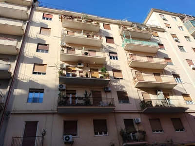 Appartamento in vendita a Palermo Olivuzza-veneziano-camporeale