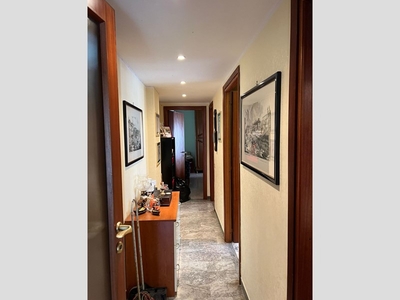 Appartamento in Vendita a Roma, zona Ardeatino, 365'000€, 99 m²
