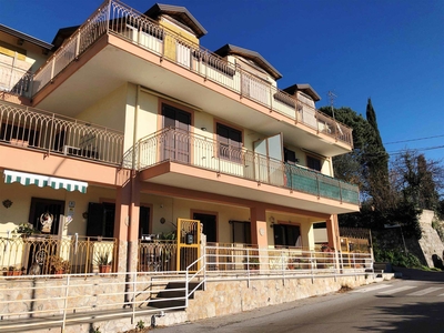 Appartamento in vendita a Salerno Ogliara