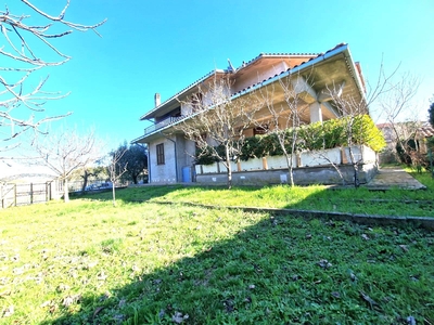 Villa in vendita a Vetralla Viterbo