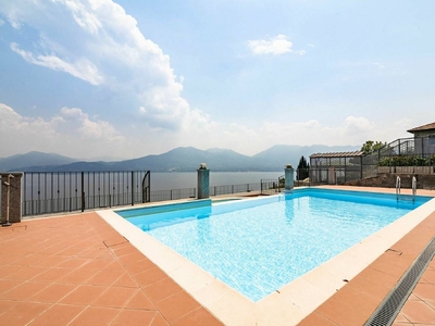 Appartamento vicino al Lago Maggiore con piscina