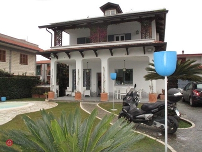 Casa indipendente in Affitto in a Giugliano in Campania