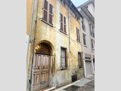 Casa Indipendente in Vendita a Mantova, zona Centro storico, 300'000€, 310 m²