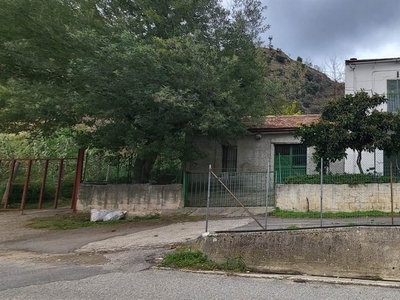 Casa semi indipendente in vendita a Rose Cosenza Petraro