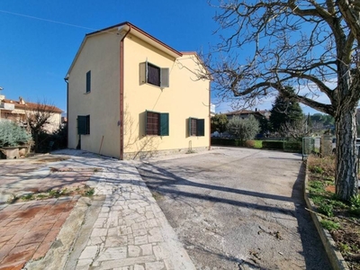 Casa singola in vendita a Cortona Arezzo Camucia