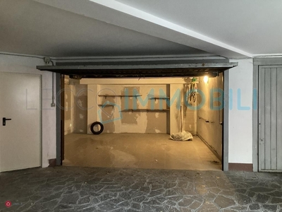 Garage/Posto auto in Affitto in Via Alessandro Volta 3 a Lecco