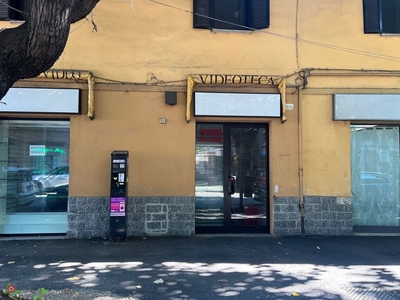 Negozio/Locale commerciale in Affitto in Corso garibaldi 83 a Rho