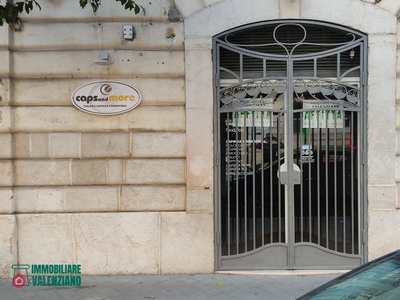 Negozio/Locale commerciale in Affitto in Corso Vittorio Emanuele 151 a Trani