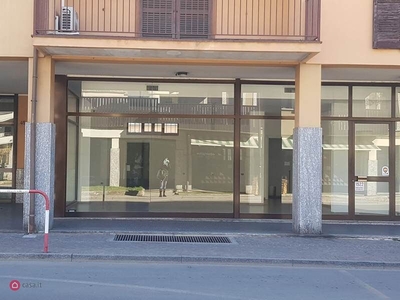 Negozio/Locale commerciale in Affitto in Via Carlo Fabani a Morbegno