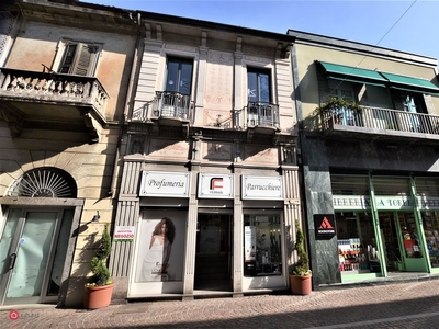 Negozio/Locale commerciale in Affitto in Via Collegio Manzoni 52 a Merate