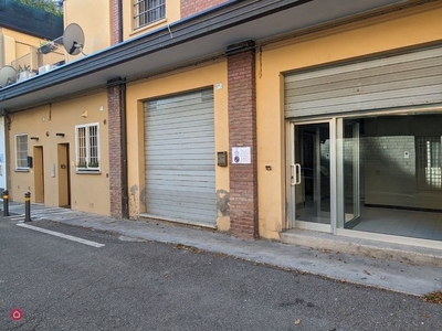 Negozio/Locale commerciale in Affitto in Via di Ravone a Bologna