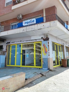 Negozio/Locale commerciale in Affitto in Via Gebbione a Reggio Calabria
