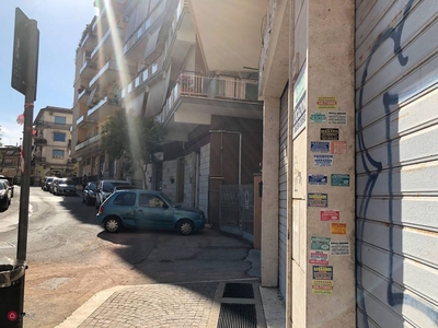 Negozio/Locale commerciale in Affitto in Via Metastasio 19 a Pomezia