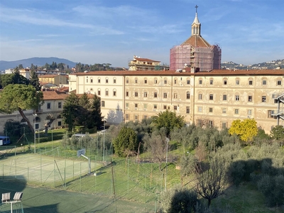 Quadrilocale da ristrutturare in zona Campo di Marte, le Cure, Coverciano a Firenze