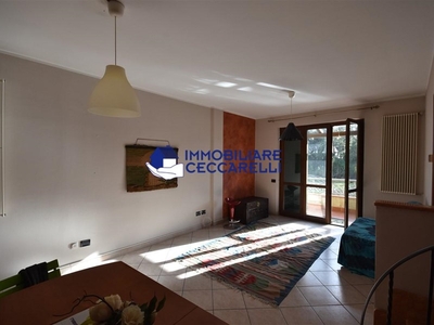 Quadrilocale in Vendita a Massa, zona Ronchi, 295'000€, 110 m², arredato, con Box