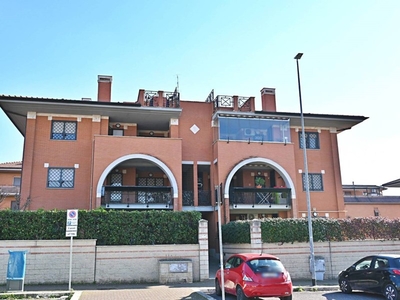 Quadrilocale in Vendita a Roma, zona Anagnina, 379'000€, 109 m²