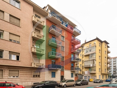 Trilocale in Vendita a Torino, zona Nizza Millefonti, 99'000€, 65 m²