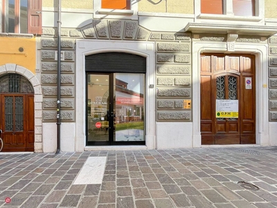 Ufficio in Affitto in Via Santa Maria a Desenzano del Garda