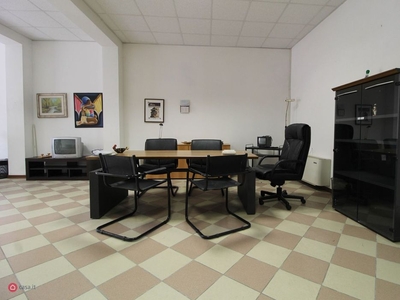 Ufficio in Affitto in Via Santa Maria a Pozzolengo