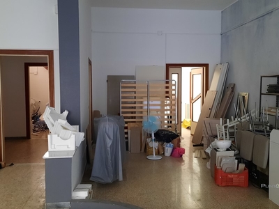 Ufficio in Vendita a Brindisi, 70'000€, 85 m²