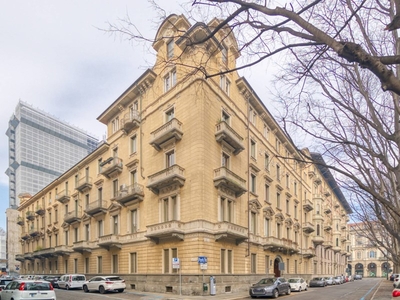 Ufficio in Vendita a Torino, zona Centro, 589'000€, 235 m²