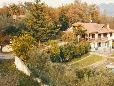 Villa a Cervaro in Via Fionda