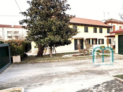 Villa bifamiliare in vendita a Mirano Venezia Ballò