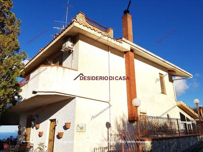 Villa in Affitto in SP121 a Termini Imerese