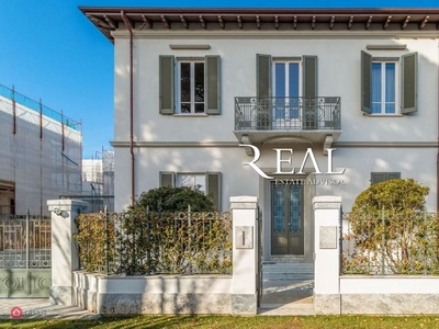 Villa in Affitto in Via Boccherini a Forte dei Marmi