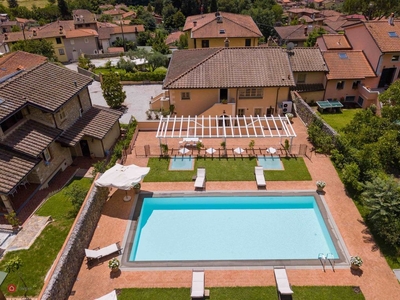 Villa in Affitto in Via dei Coltivatori 20 a Camaiore