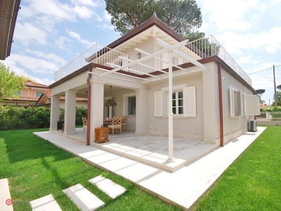 Villa in Affitto in xx settembre a Pietrasanta