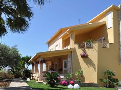 Villa in Vendita a Agrigento, 390'000€, 300 m²