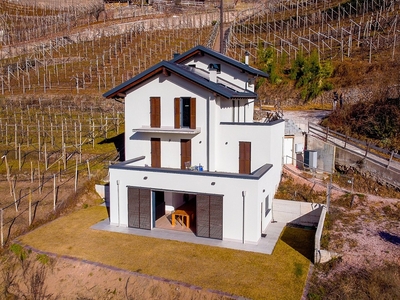 Villa in vendita a Cembra Lisignago