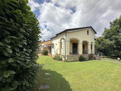 Villa in vendita a Sarzana La Spezia